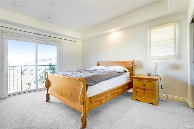 Building Photo - 11323 Huston St