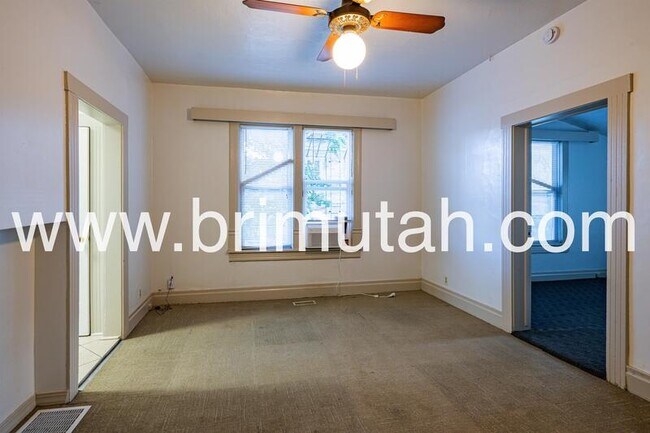 Building Photo - 368 S University St