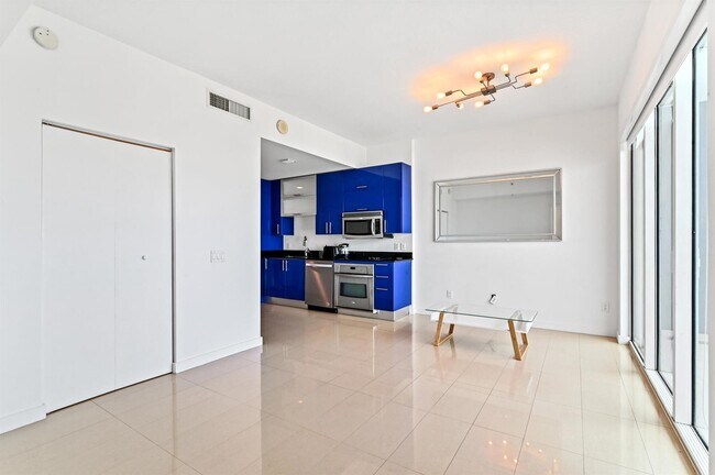 Foto del edificio - 60 SW 13th St