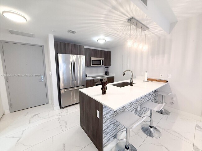 Foto del edificio - 488 NE 18th St