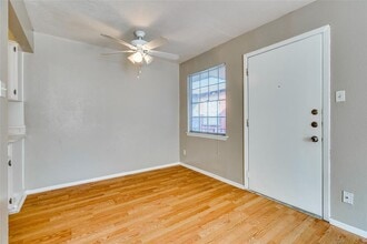 Building Photo - 307 E 31st St