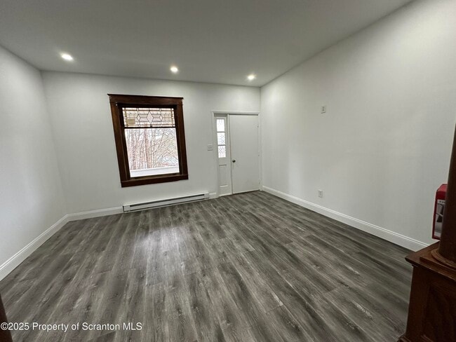 Building Photo - 5 Robert St