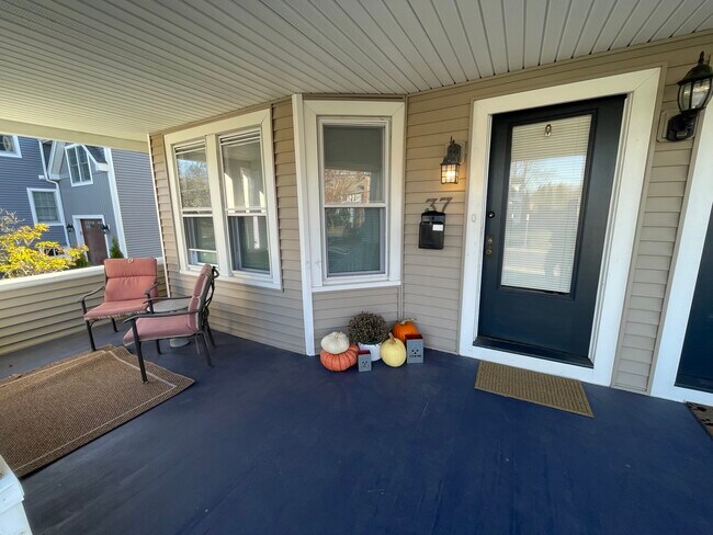 Building Photo - 37 Whitman Ave