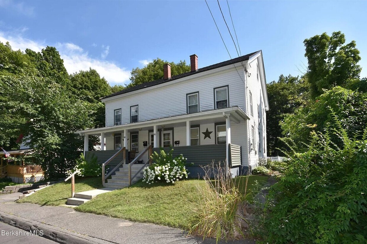 Primary Photo - 88-90-90 Liberty St