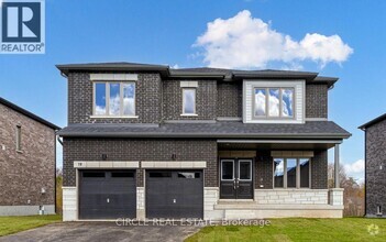Building Photo - 19 Tulip Cres