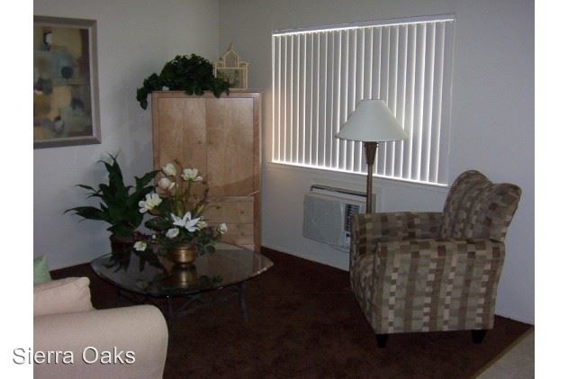 Foto del edificio - 2 br, 1 bath Apartment - 7640 Auburn Blvd