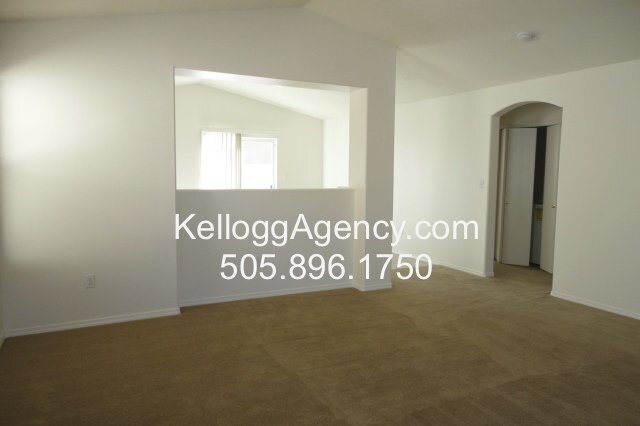 Foto del edificio - 3BD Plus Office/Bonus Room in Sierra Norte