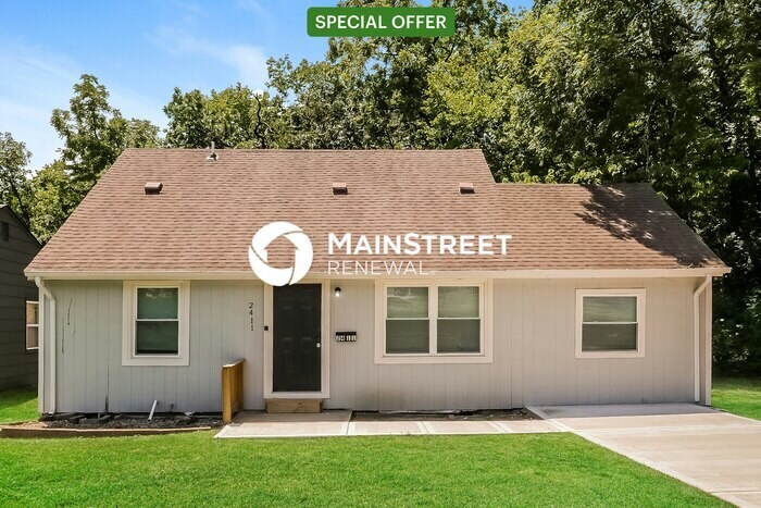 Foto principal - 3 Bedroom Pet-Friendly Home in Kansas City...