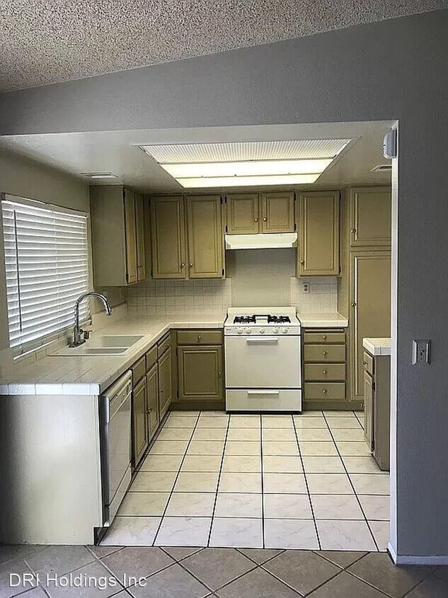 Foto del edificio - 4 br, 2 bath House - 44138 Kirkland Avenue