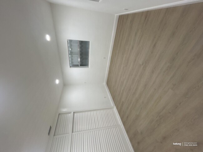 Foto del edificio - 3050 NE 9th Terrace