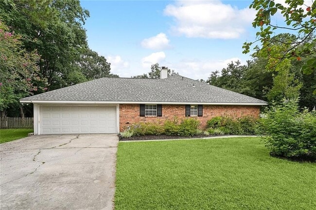 Building Photo - 658 Pierce Dr