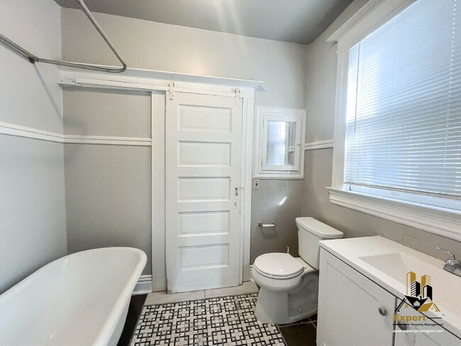 Building Photo - 1708 16th St