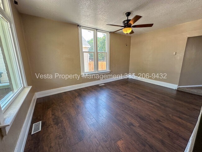 Foto del edificio - 2071 Jefferson Ave