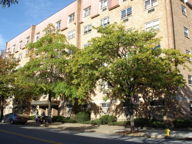 Building Photo - 244 Halstead Ave