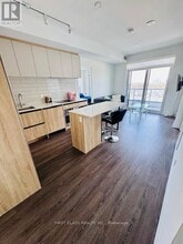 Building Photo - 7950 Bathurst St Building Photo - 7950 Bathurst St