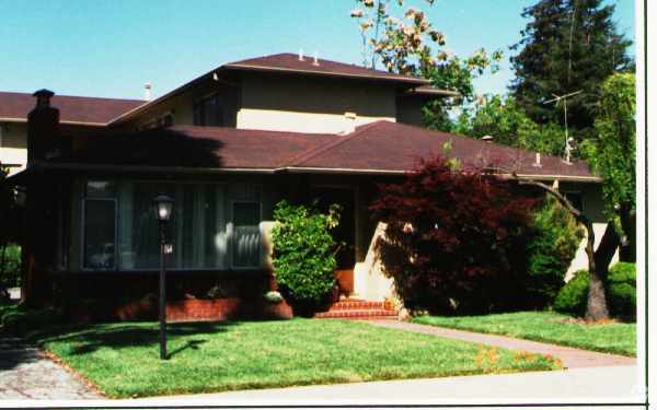Primary Photo - 720-724 Arbor Rd
