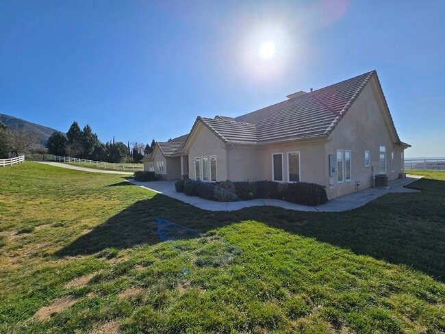 Foto del edificio - Private Country Living!!!