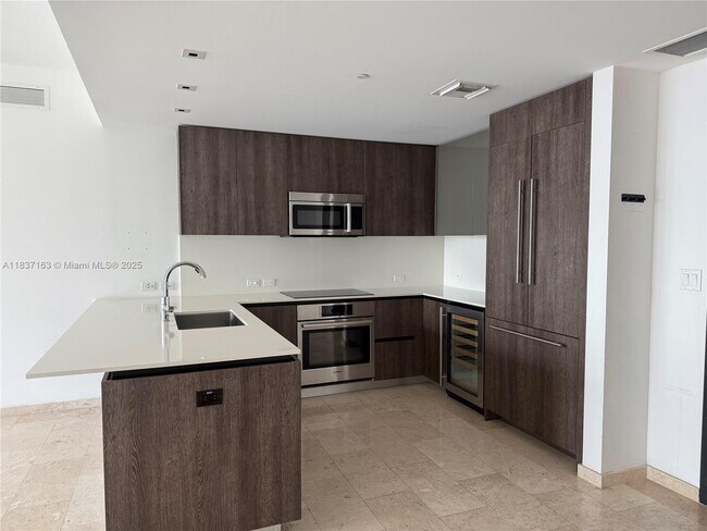 Foto del edificio - 68 SE 6th St