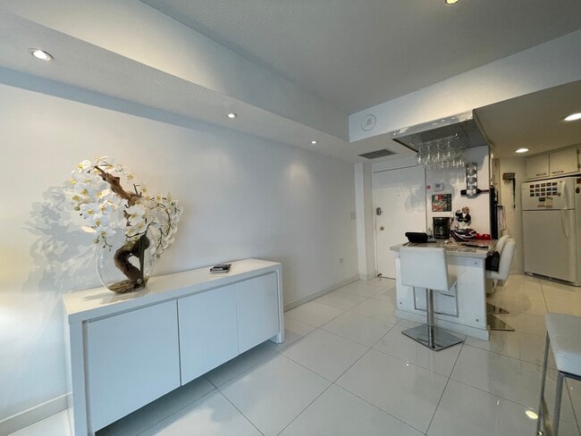 Foto del edificio - 801 Brickell Bay Dr