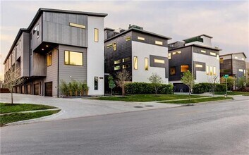 Building Photo - 1715 Bennett Ave