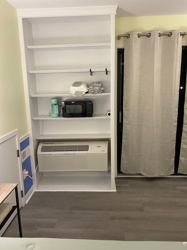 Foto del edificio - Beautiful 1BR/1BA Studio Condo Some Utilit...