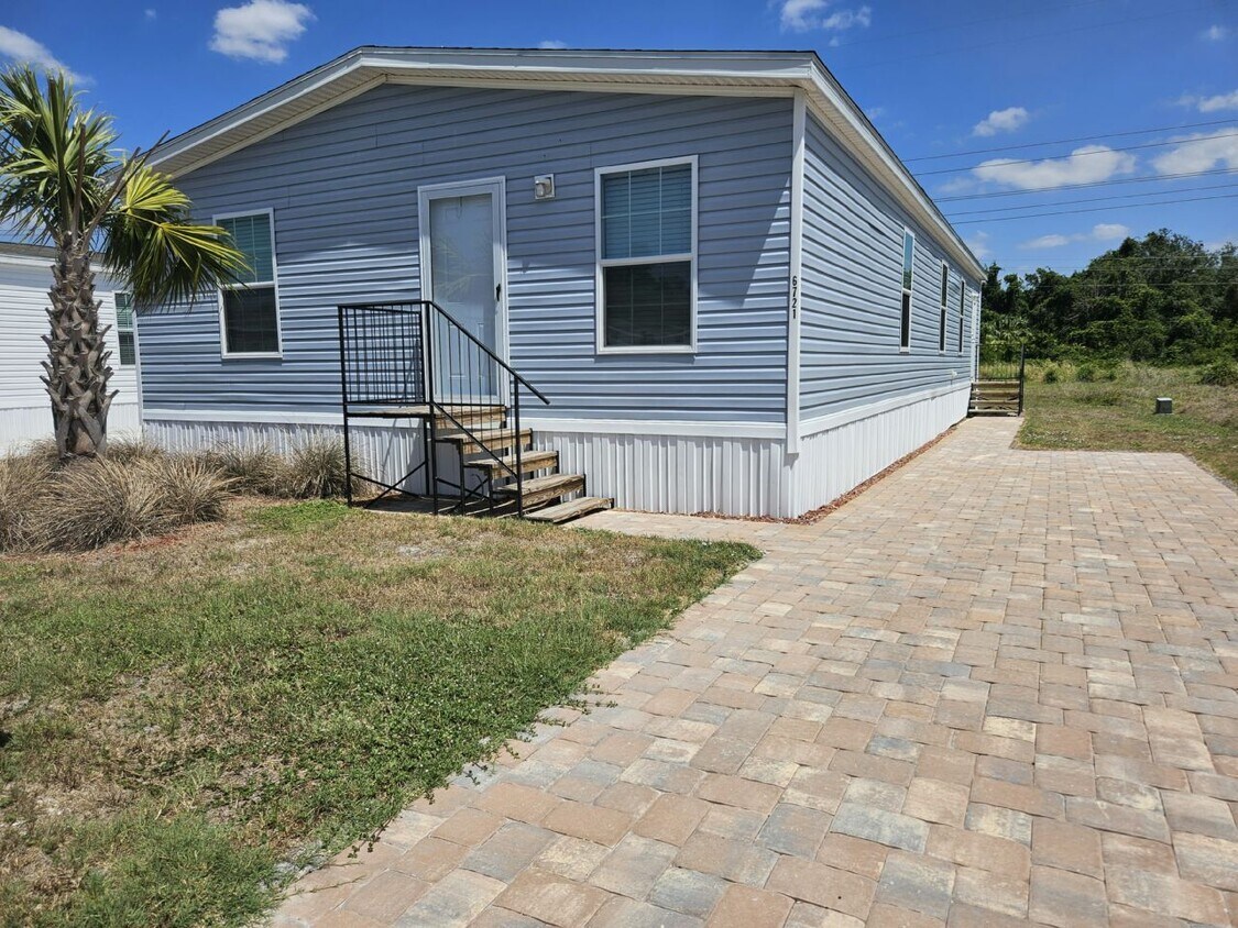Foto principal - 6721 Hidden Oaks Dr