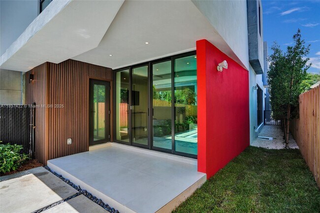 Foto del edificio - 3645 SW 1st Ave