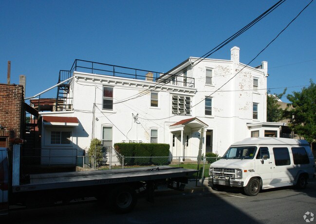 Building Photo - 3 Unit + Commercial Garage Allentown PA