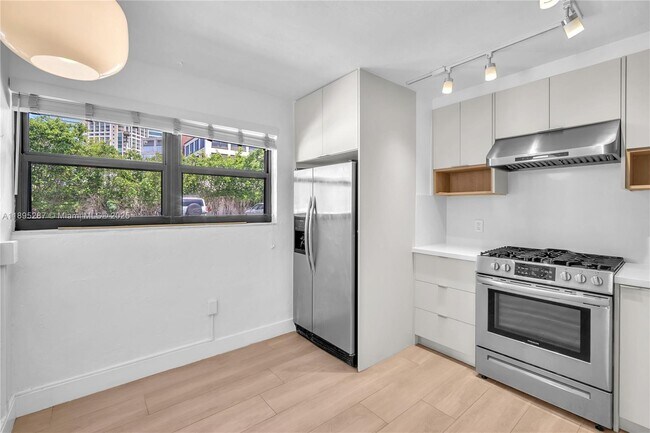 Foto del edificio - 3265 Virginia St