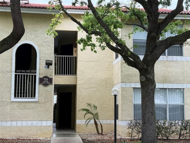 Building Photo - 731 Vista Isles Dr