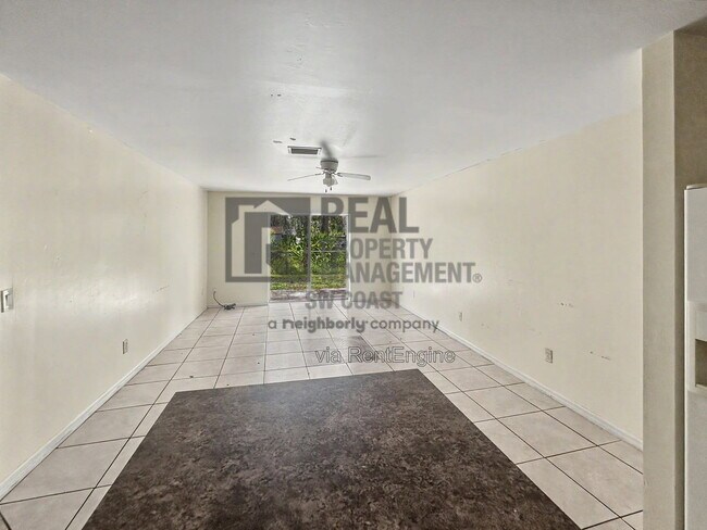 Building Photo - 910 East 12th Street