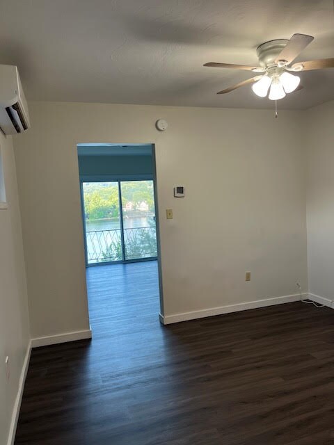 Building Photo - 20 River Rd