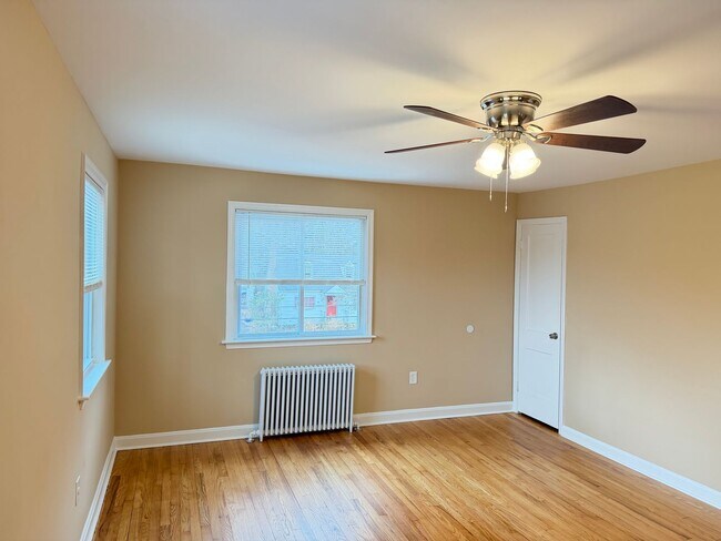 Foto del edificio - 8203 Garland Ave