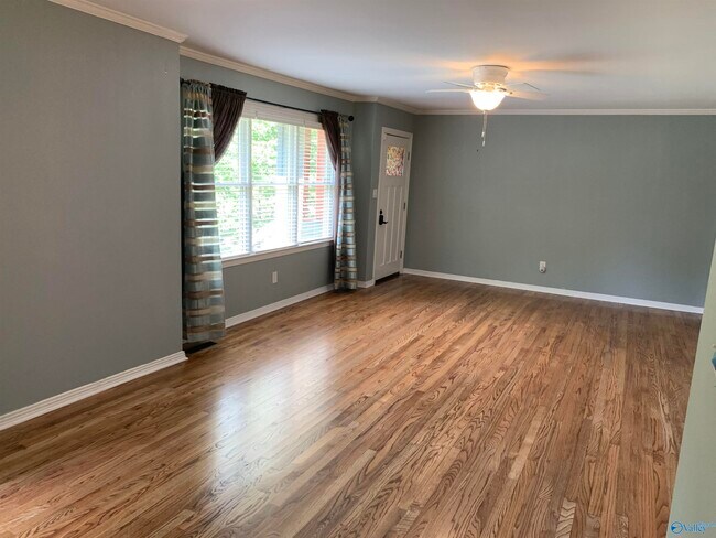 Foto del edificio - 1410 Hermitage Ave SE
