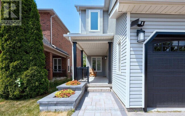 Building Photo - 36 Colonial Crescent