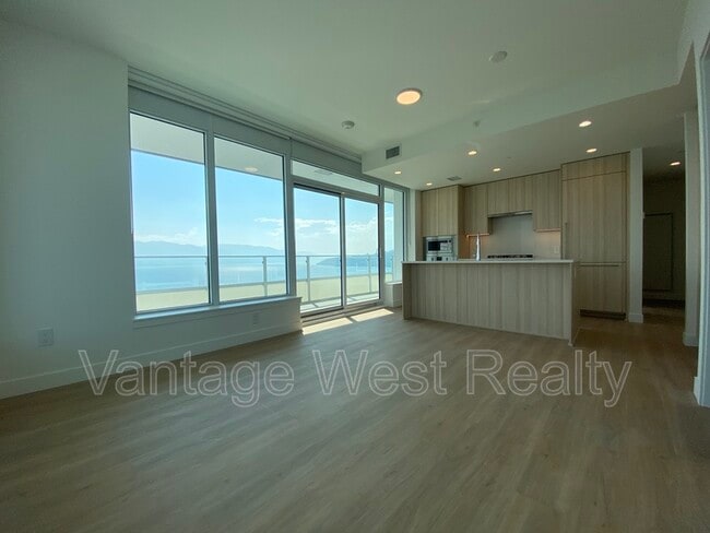 Building Photo - 1626 Water St