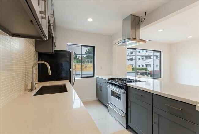 Foto del edificio - Beautifully Renovated One Bed, One Bath in...