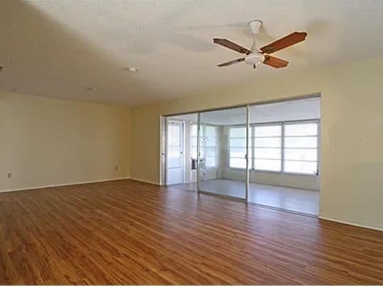 Living area - 786 Colony Ln