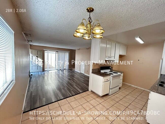 Building Photo - Spacious 2 bedroom 1.5 bath