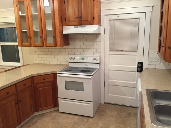 Foto del edificio - 908 E 8th St