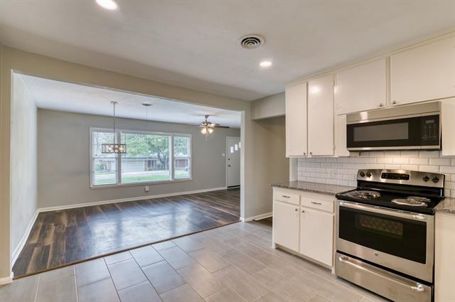 Building Photo - 3761 N Hills Dr