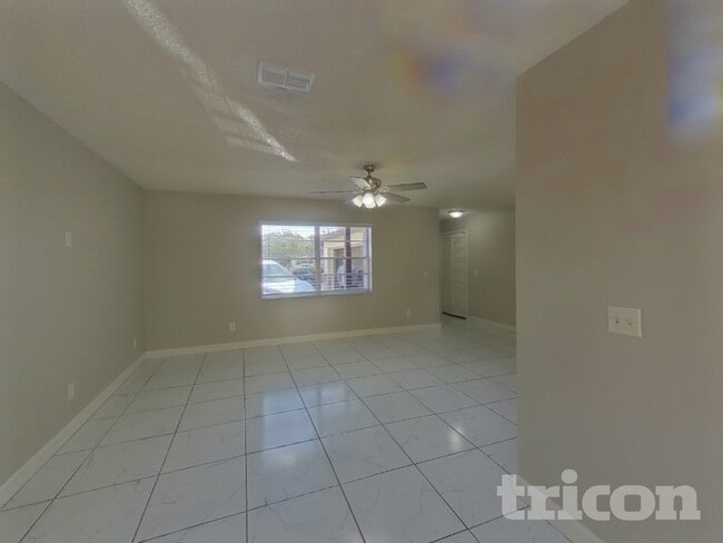 Foto del edificio - 2550 Mill Run Blvd