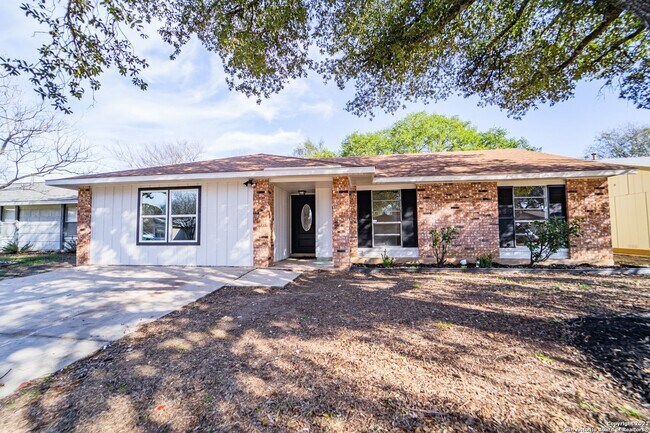 Building Photo - 5866 Cliff Path