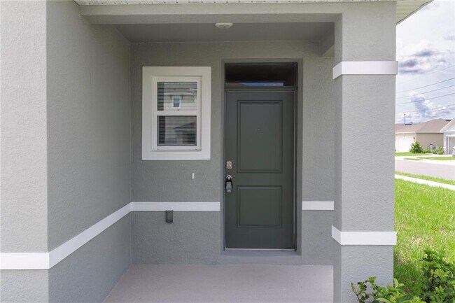 Foto del edificio - 3302 Pine Lily Ave