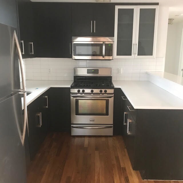 Primary Photo - 3217 Irwin Ave