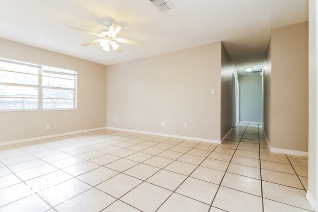 Building Photo - 6816 N 47th St