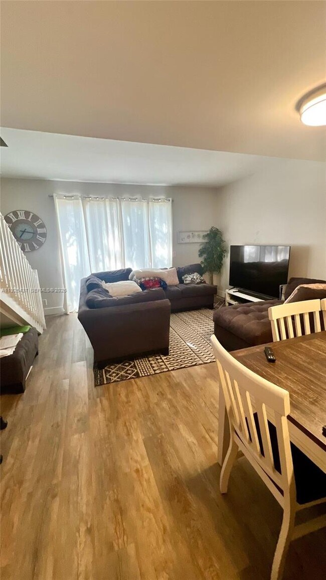 Foto del edificio - 1436 Barcelona Way