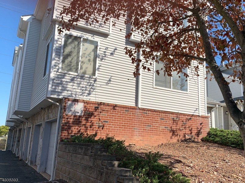 Building Photo - 708 Jesse Way