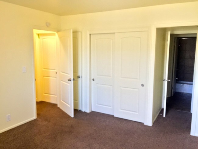 Building Photo - Maplewood Estates