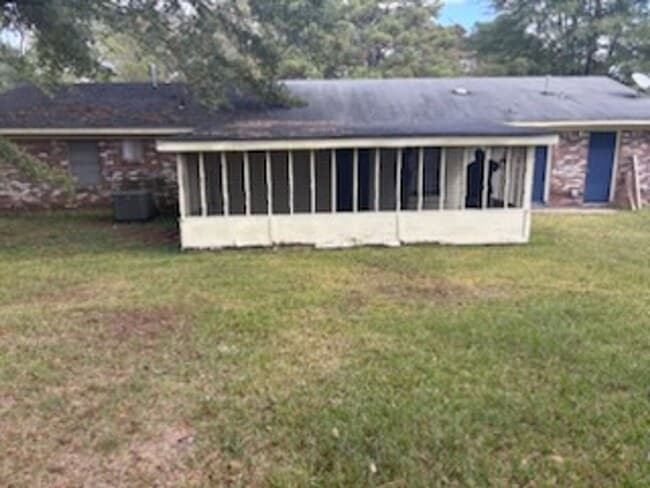 Building Photo - 1853 Smallwood St